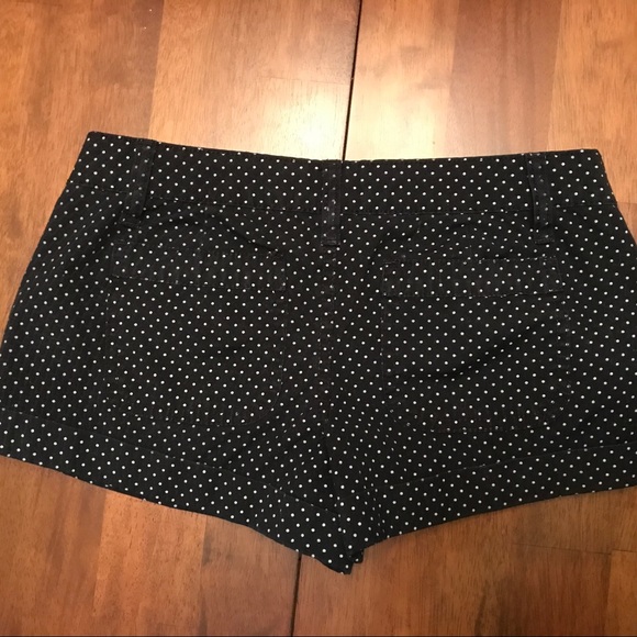 Black with White Polka Dots Pleated Shorts - Picture 5 of 6